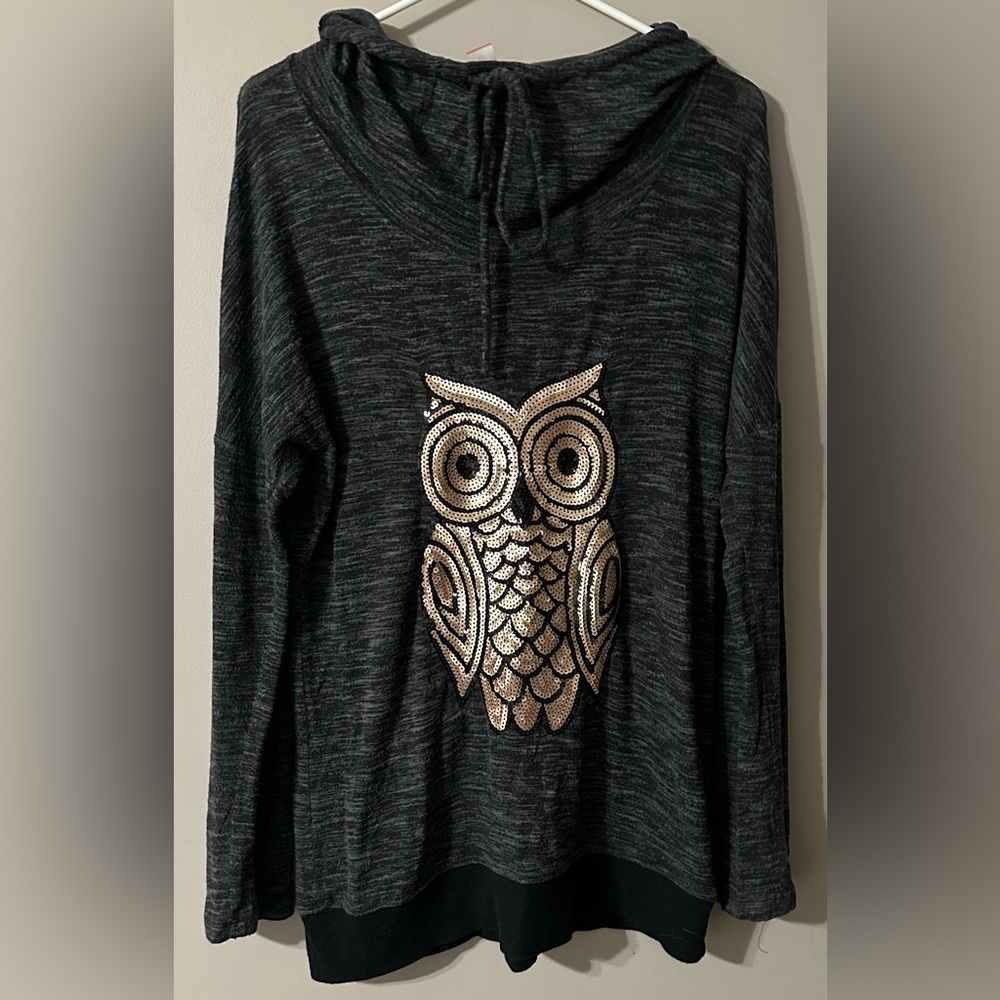 NO BOUNDARIES size Junior M (7-9) gray hooded sweatshirt with sequined owl.